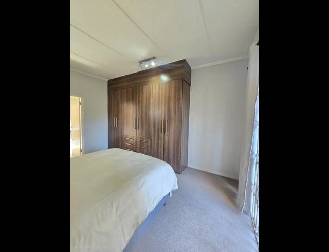 2 BEDROOM APARTMENT FOR SALE IN BRYANSTON